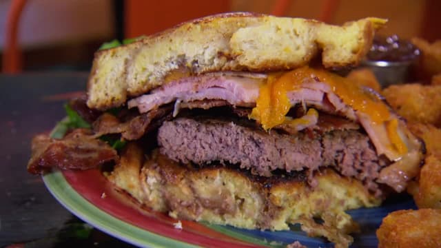 S05:E18 - Homeskillet, Burger Bar, the Combine Eatery