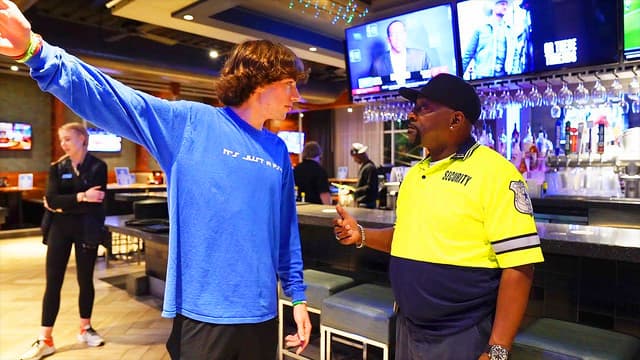 S01:E09 - He Tried to Get Him Arrested!