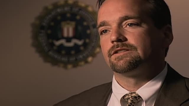 T03:C34 - S03:E34 - La banda de First y Kennedy Street