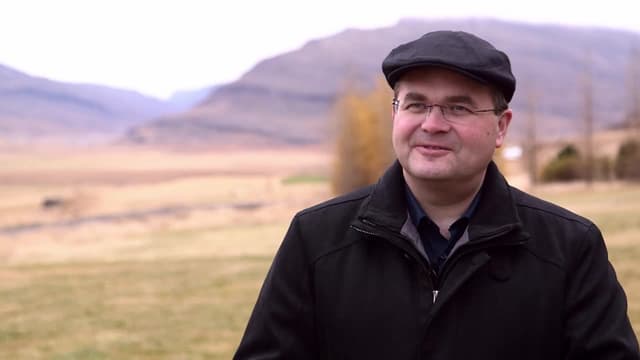 S01:E09 - Lagarflót Worm