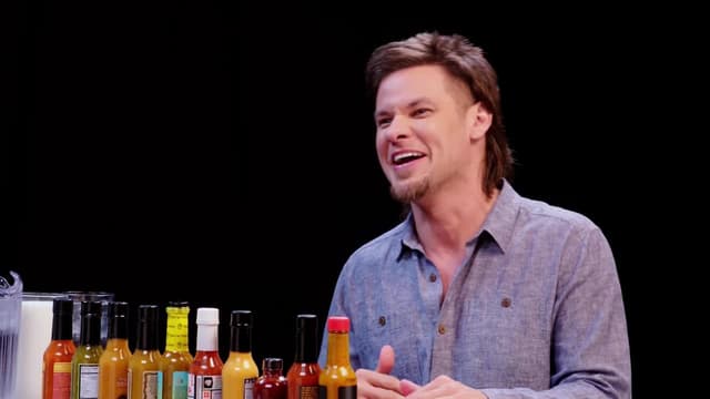 S08:E09 - Theo Von Fights the Dark Arts While Eating Spicy Wings