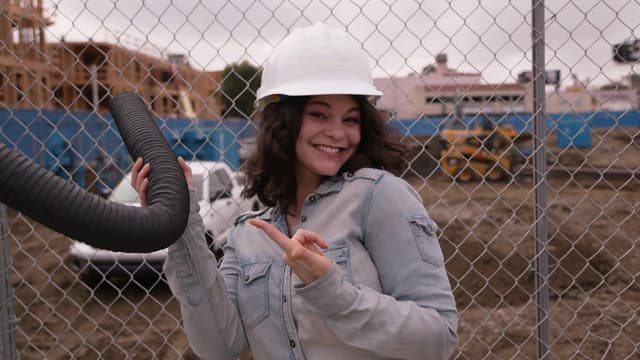 S02:E05 - Exposed, Predisposed and Deal Closed