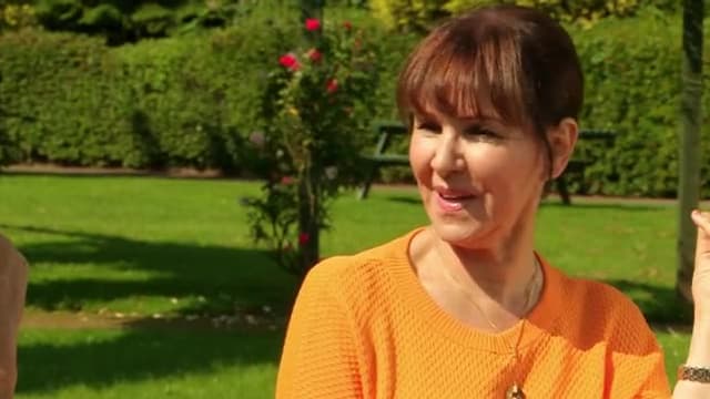 S01:E09 - Arlene Phillips