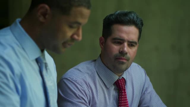 S03:E06 - Family Affair: Leonard Hill