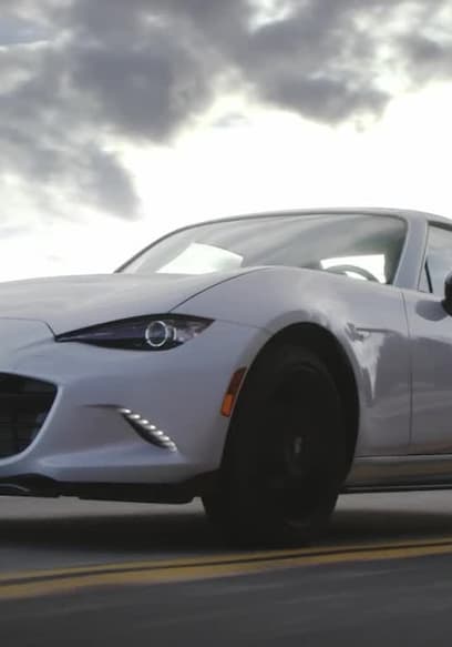 S08:E04 - Mazda MX-5 Miata vs. Toyota 86 poster