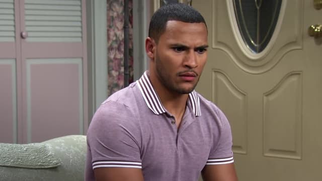 S01:E28 - The Internet Suitor