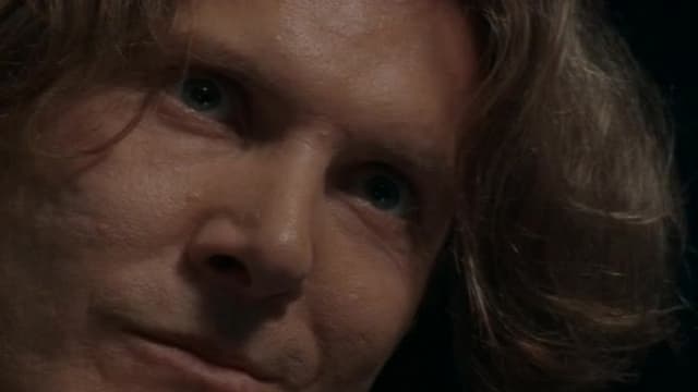 S03:E01 - Jaunt