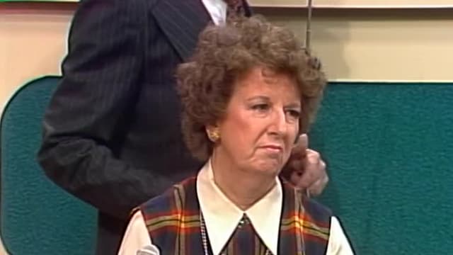 S1977:E918 - Episode 918