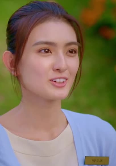 S01:E07 - Gui Qiang Overhears Phone Conversation poster