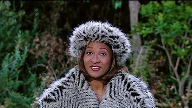 S02:E07 - Clowns to the Left of Me...