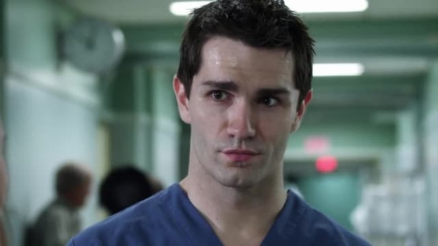 S01:E01 - There Goes the Neighborhood, Part I