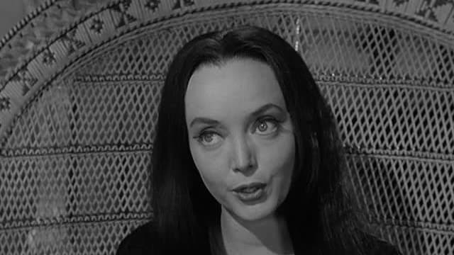 S01:E01 - The Addams Family Goes to School