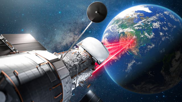 S01:E06 - What If We Pointed Hubble At Earth