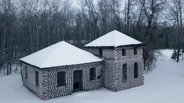 S01:E03 - Camp Morton