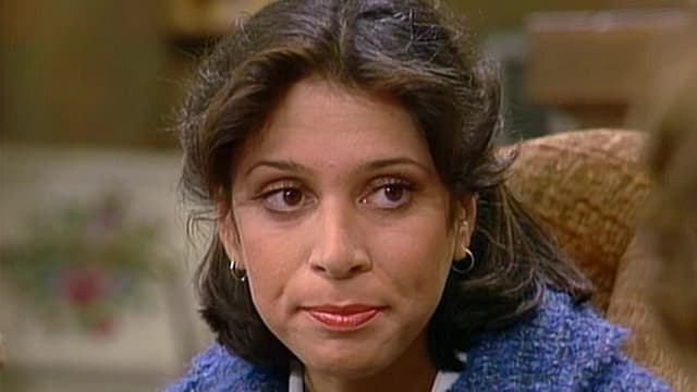 S07:E9 - Teresa Moves In