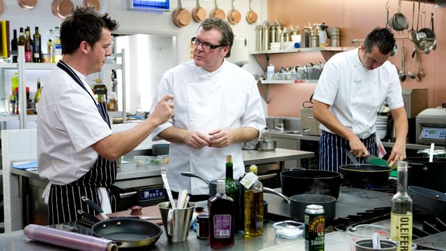 S05:E28 - North East Main