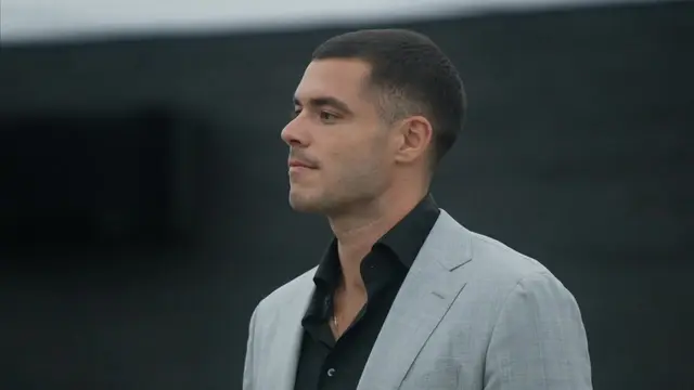 S02:E01 - Sink or Swim