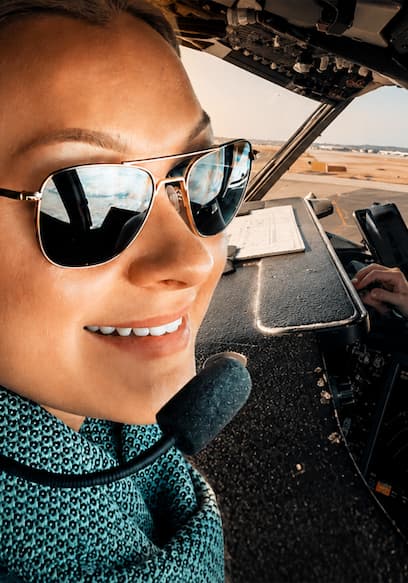 Póster de S01:E05 - Crosswinds and Takeoffs