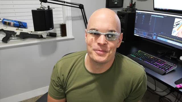 S01:E08 - The Best Laptop on Earth and the Future of Smart Glasses