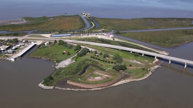 S01:E05 - Serving Our Time