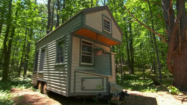 S02:E17 - Teacher Seeks a Tiny Upgrade