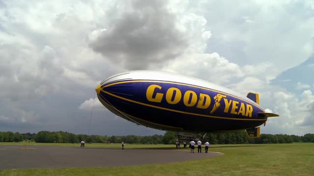 S04:E13 - Goodyear Blimp