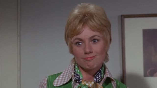 S02:E04 - The Undergraduate