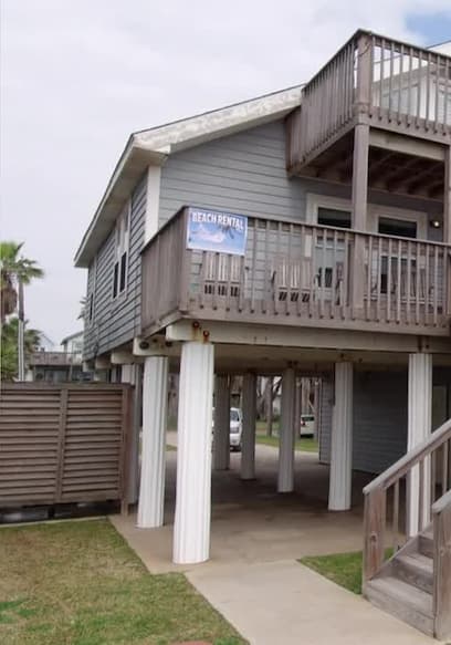 S01:E08 - A Galveston Beach Home Getaway poster