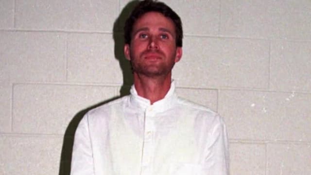 S03:E18 - Summer of Hate