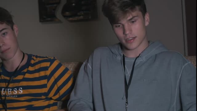 S01:E02 - Tour Begins