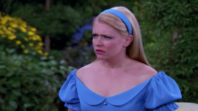 S07:E12 - Sabrina in Wonderland