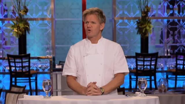 S11:E11 - 10 Chefs Compiten