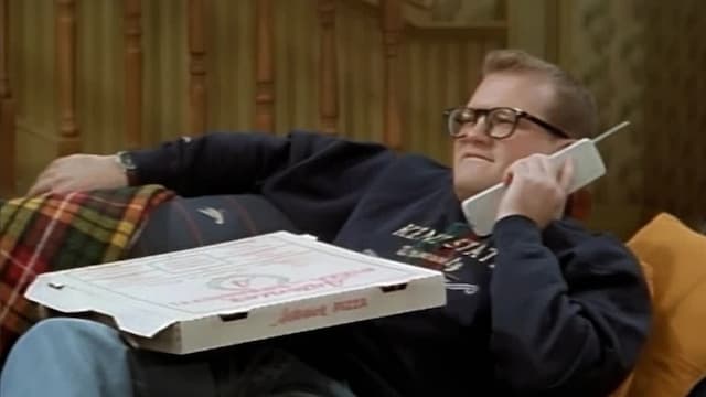 S01:E16 - Drew's New Assistant