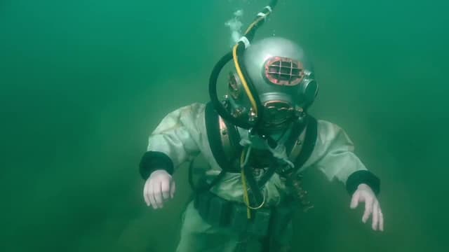 Watch Blue World S05:E10 - Sharks Electrosensory Systems + Helmet ...