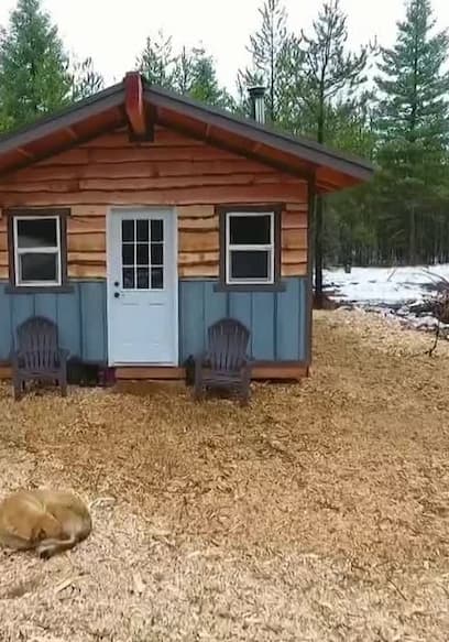 S07:E08 - Off-Grid Tiny poster