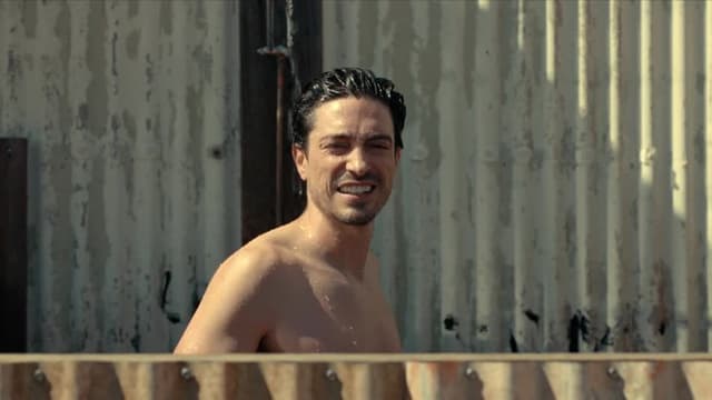S01:E02 - Stray Dogs