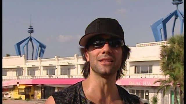 S04:E02 - Building Implosion Escape