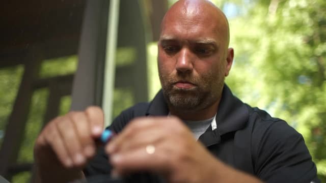 S20:E38 - Pond Maintenance, Demilune Table