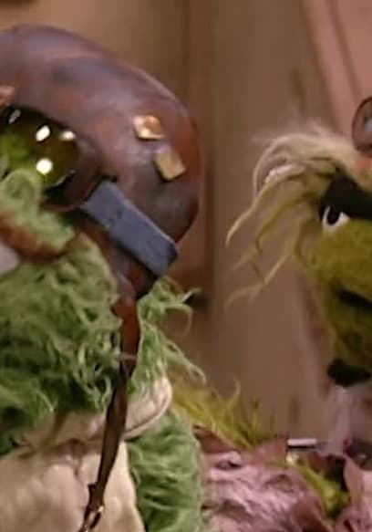 S37:E26 - Oscar and Grundgetta Race the Sloppy Jalopy poster