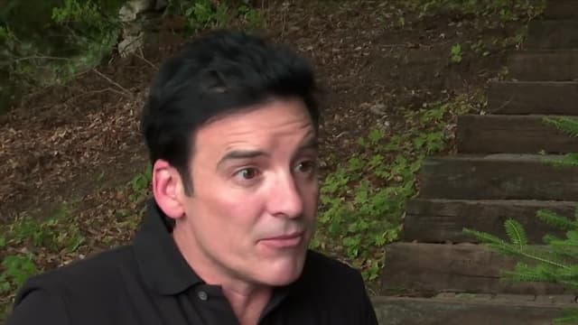 S03:E10 - Kid-Friendly Vacation Home