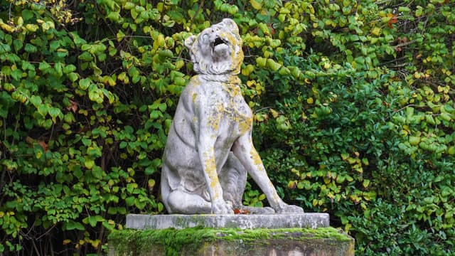 S04:E16 - Real Life Monsters