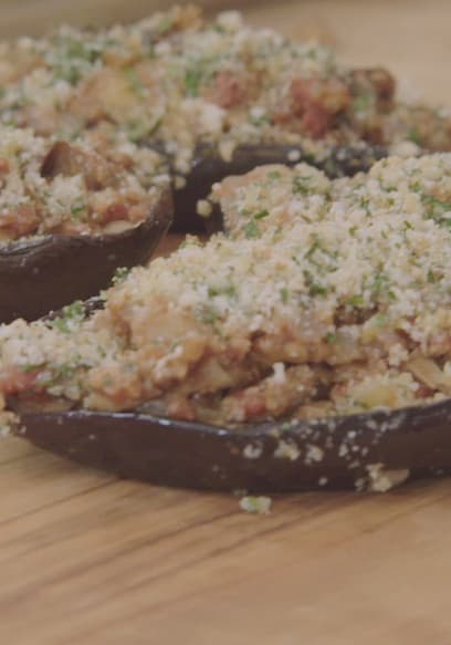 S01:E01 - Vegetarian Stuffed Eggplant poster