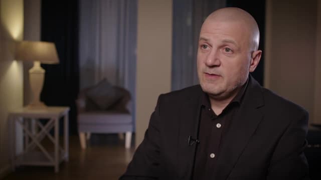 S01:E105 - The World's End Murders