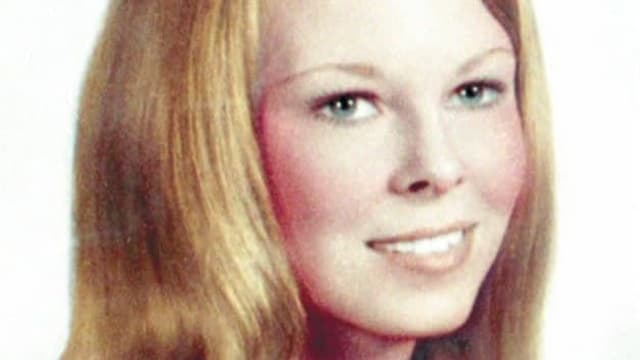 S02:E07 - Vintage Murder / In the Care of a Killer