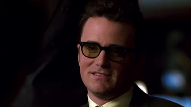 S05:E12 - Skin Trade