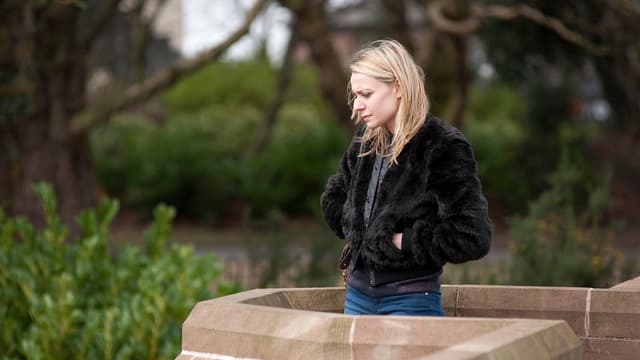 S01:E01 - Love Letters