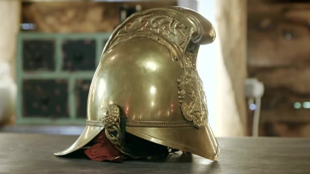 S04:E04 - Bike, Threadbare Teddy on Wheels, Victorian Firefighter's Helmet