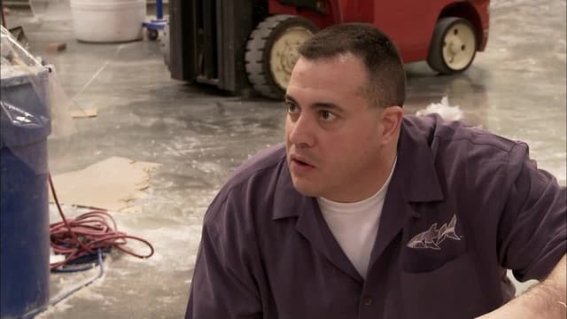 S01:E02 - Swimming With the Sharks