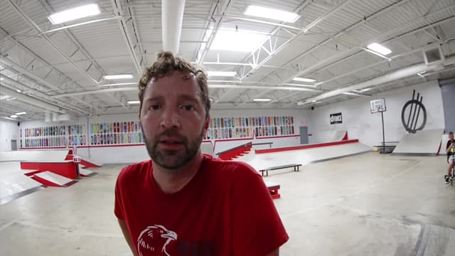 S01:E12 - Guess Who Kickflipped / My Son Beat Me in S.K.A.T.E.?