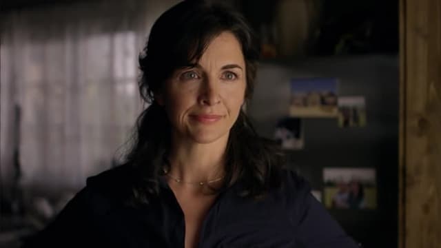 S01:E02 - Sisters and Brothers